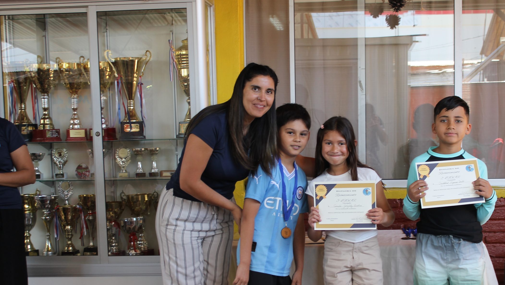 Entrega de Reconocimientos a Estudiantes Destacados | 2025